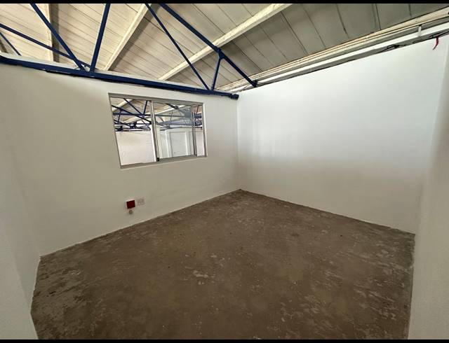 600M² WAREHOUSE TO LET IN PAARDEN EILAND